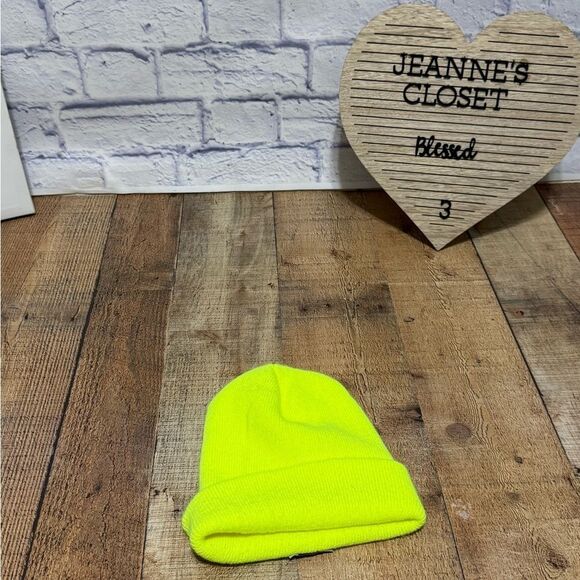 Carhartt Beanie Snow Cap Mens OSFA Neon Yellow Skull Knit Logo Workwear Winter - Picture 4 of 4